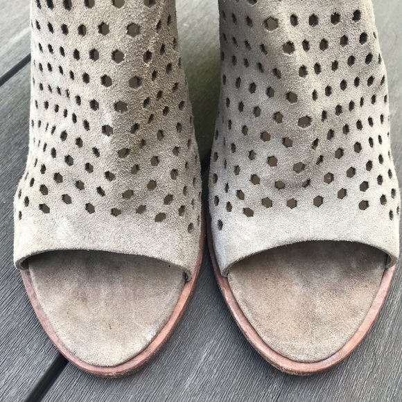 Rag & Bone Wyatt Perforated Suede Leather Sandals - Picture 3 of 9